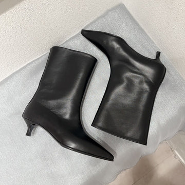Retro Pointed Toe Kitten Heel Ankle Boots Stiletto Heel - Black
